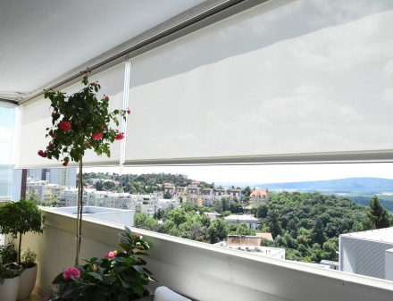 tienenie na balkon